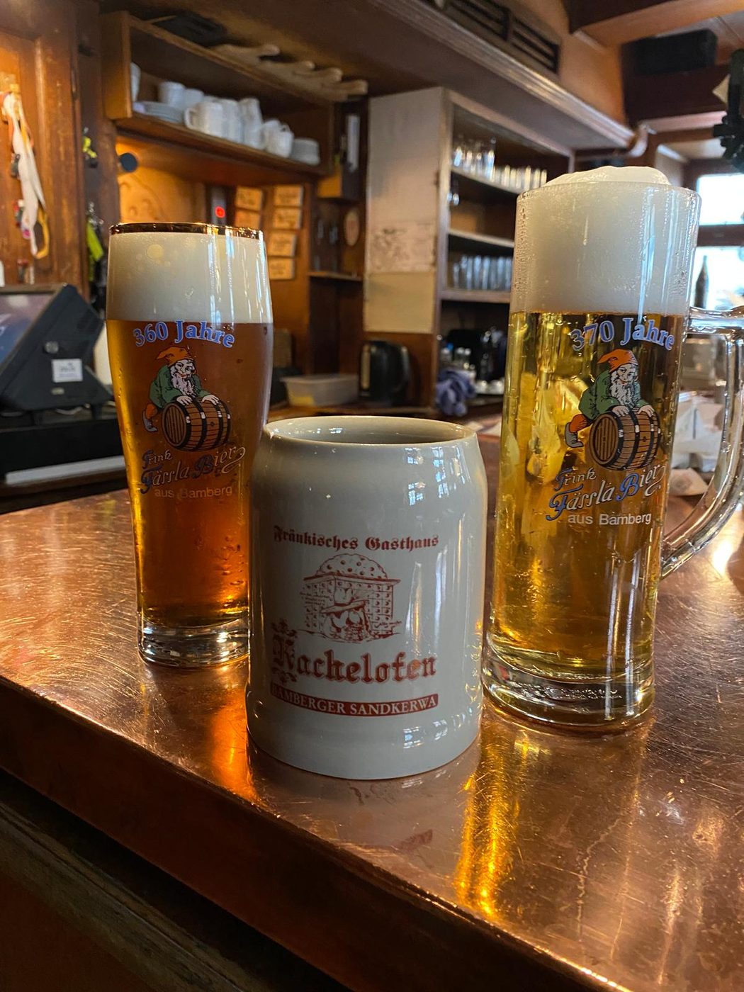 Frisch gezapfte regionale Biere – Lager und Rauchbier