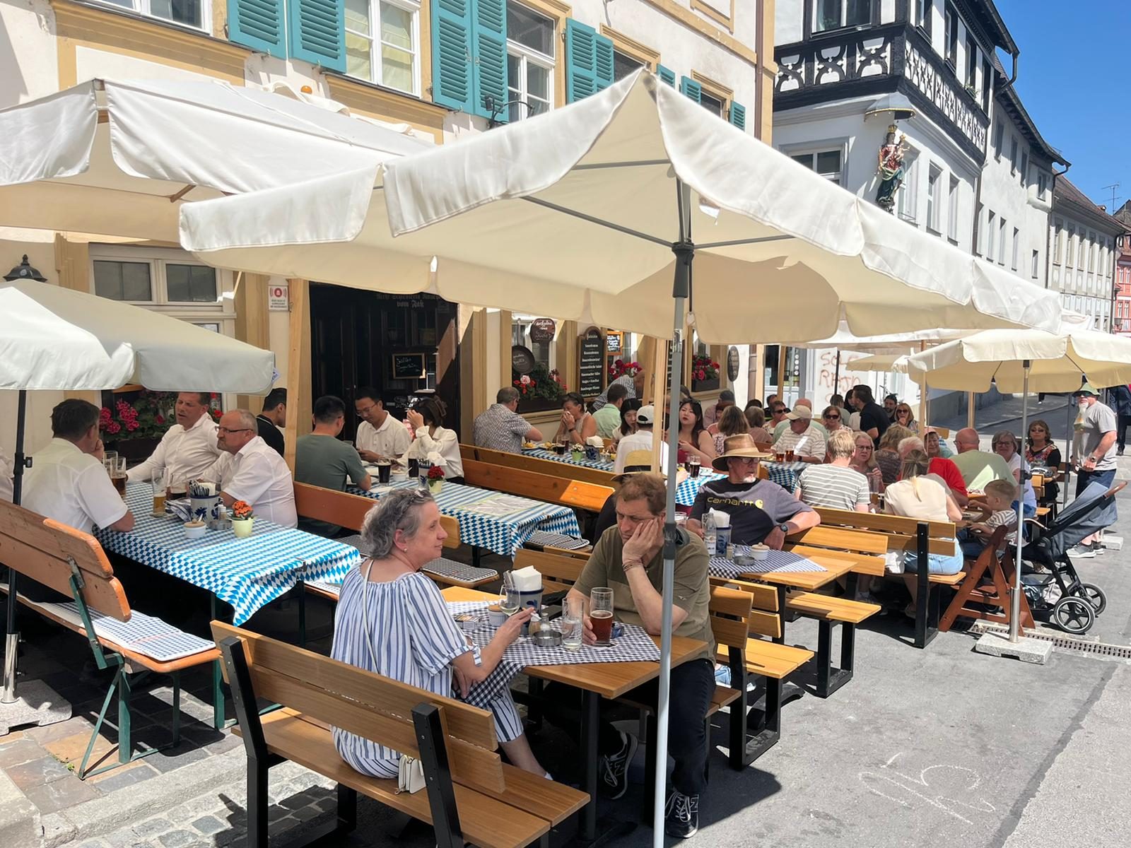 Unsere Außenterrasse mit Blick auf die Altstadt